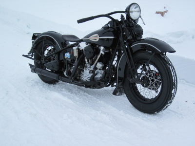 1946 Harley-Davidson Knucklehead Front-Right